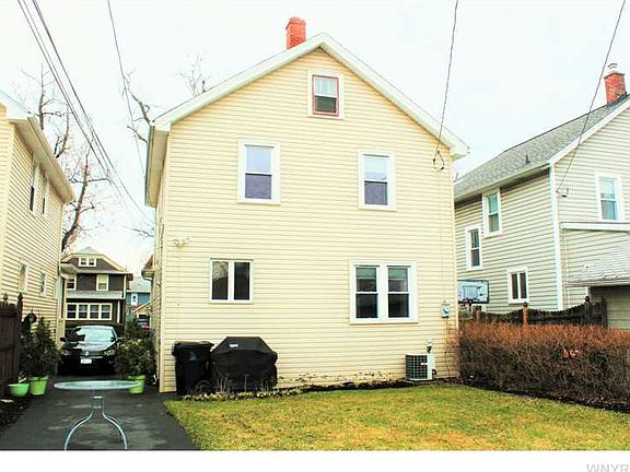 3rd image of 44 Courier Blvd