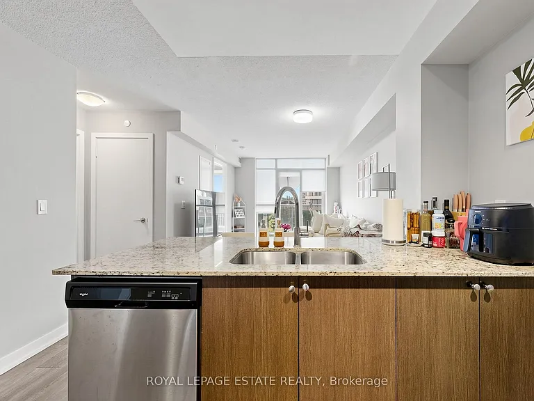 8 Trent Ave #504 — Photo 8