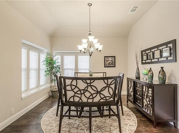 5th image of 1112 Longhorn Dr