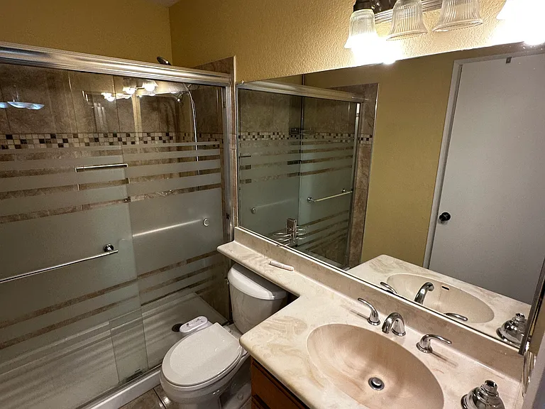 1465 E Lexington Ave #17D — Photo 34