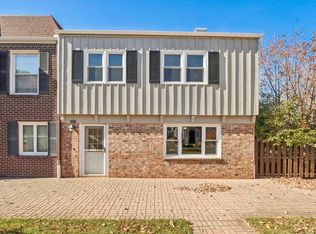 2207 Stonecroft Dr, Grafton, WI 53024