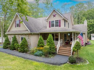 253 Locust Dr, Milford, PA