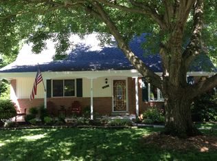 5208 Pommeroy Dr, Fairfax, VA 22032