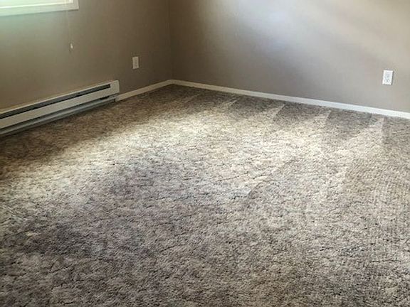 5th image of 1131 S Oak St APT 3