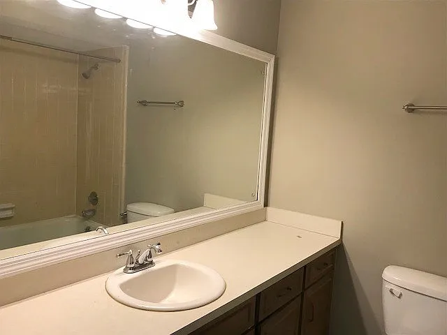 1915 Coventry Dr — Photo 16