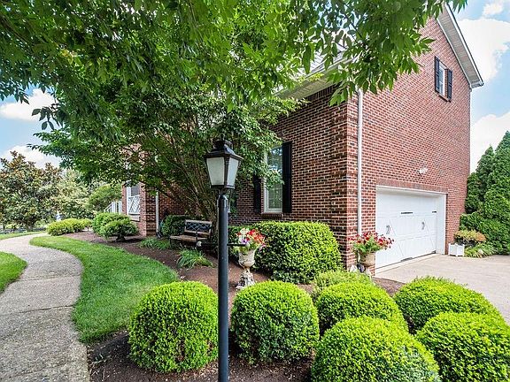 5th image of 105 Steeplechase Ct