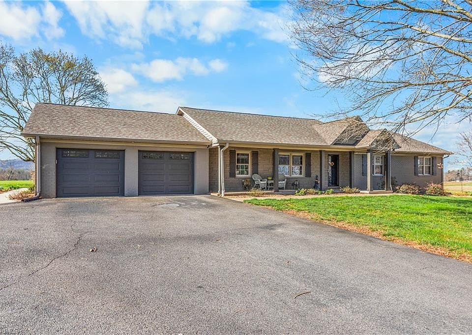 1st image of 1358 Armstrong Rd