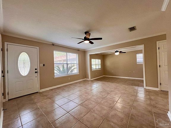 4th image of 695 Deedra Ave