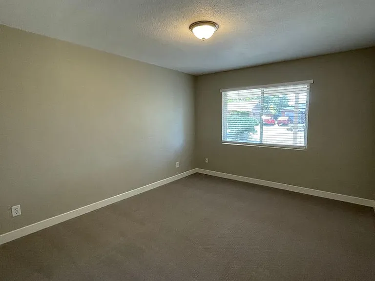 890 Revere St — Photo 18
