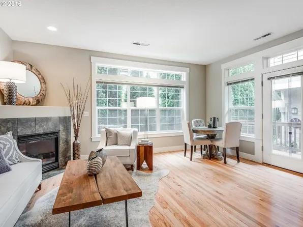2150 NE Multnomah St, Portland, OR 97232