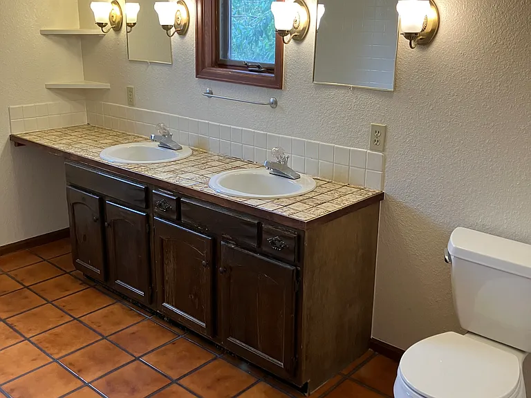 2143 Pine St #2 — Photo 12