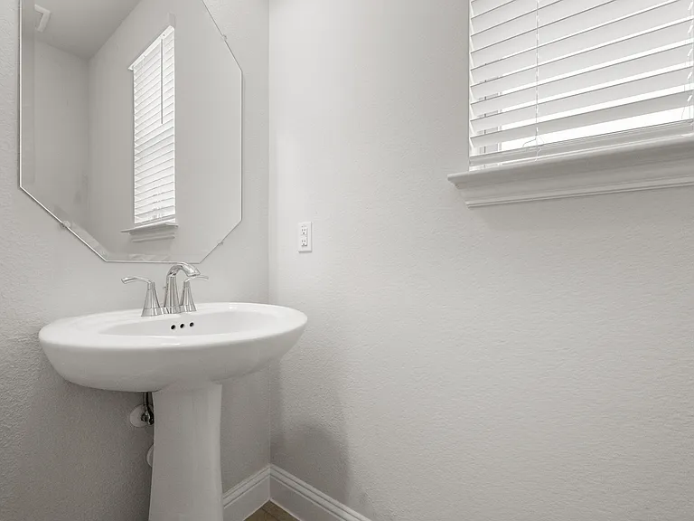 1716 Elise Ln — Photo 35