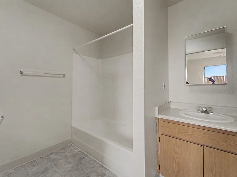 Joshua Tree Apartments — Photo 24
