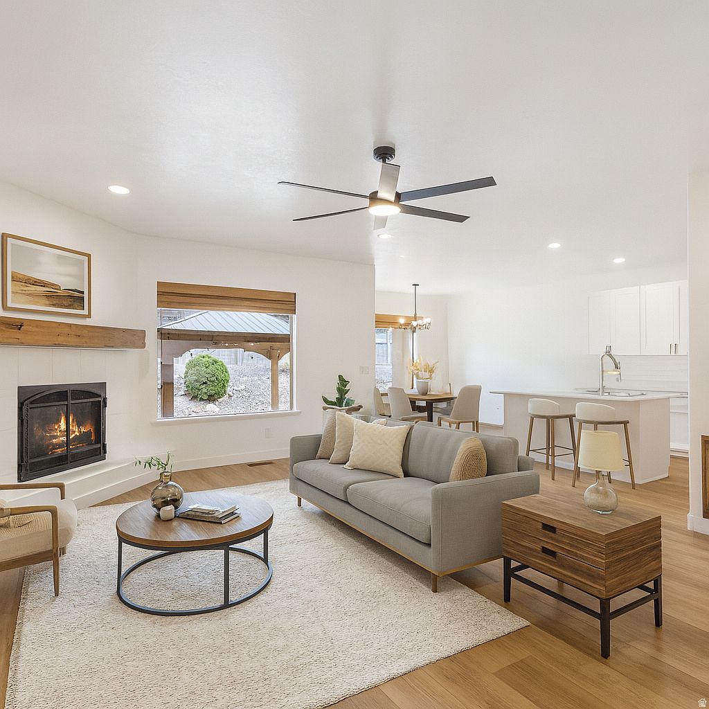 9226 N Mount Airey Dr W