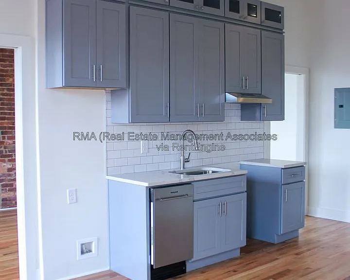 4 Zebulon St #2E — Photo 2