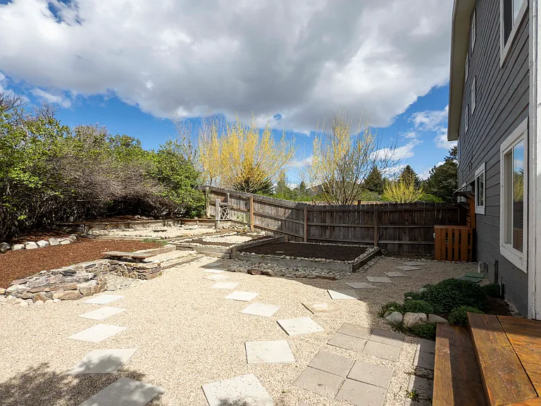 617 Willow Dr — Photo 8