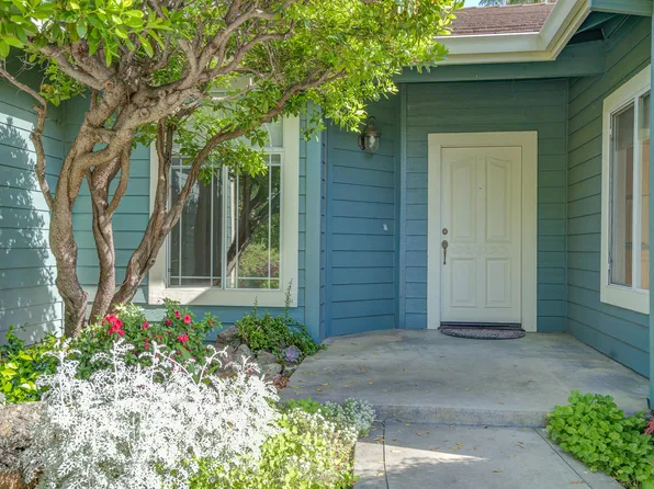 3582 Old Lantern Dr, Redding, CA 96003