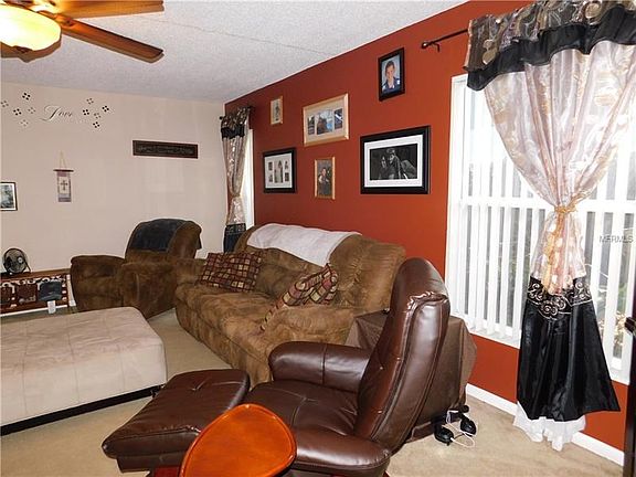3rd image of 4629 Wisteria Dr