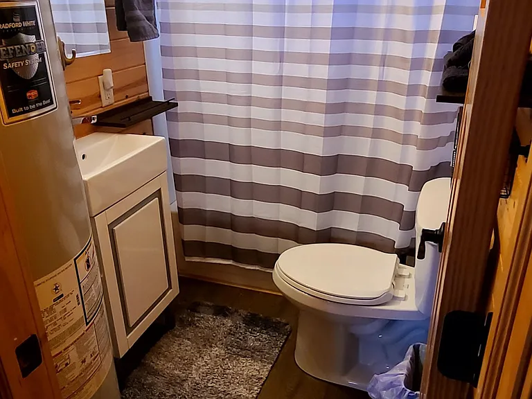 811 Lake St E #8 — Photo 5
