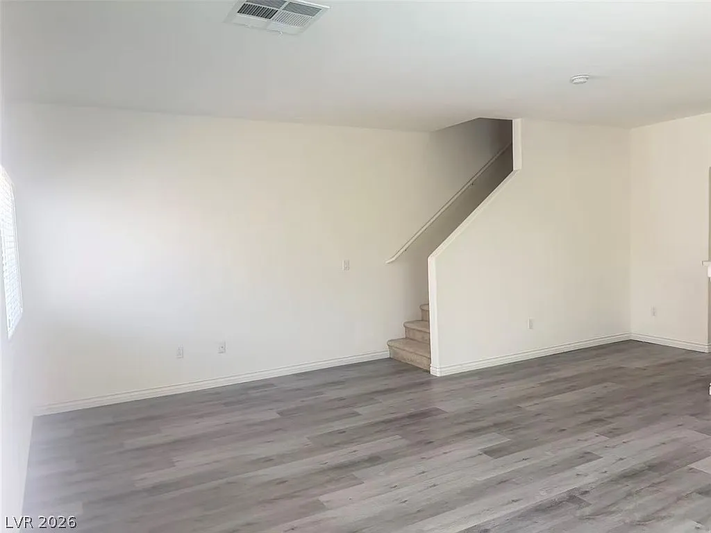 3 bed, 2.5 bath, 1553 sqft, $1,800 — Photo 4