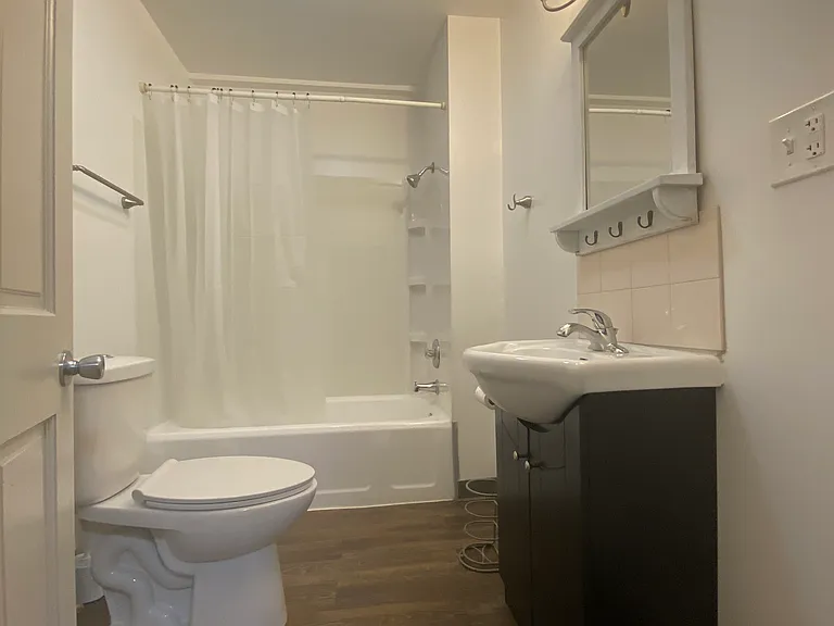 411 Chicago St — Photo 6