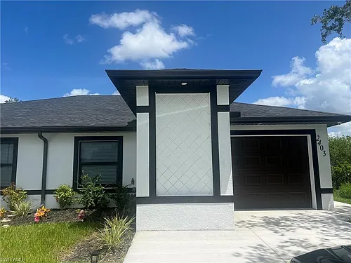 2403 Dogwood Ave N Photo 1