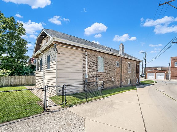 5th image of 3425 Elmwood Ave
