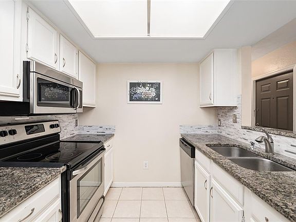 3rd image of 7200 SW 8th Ave #E29