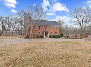 1203 Graymere Manor Rd, Columbia, TN 38401