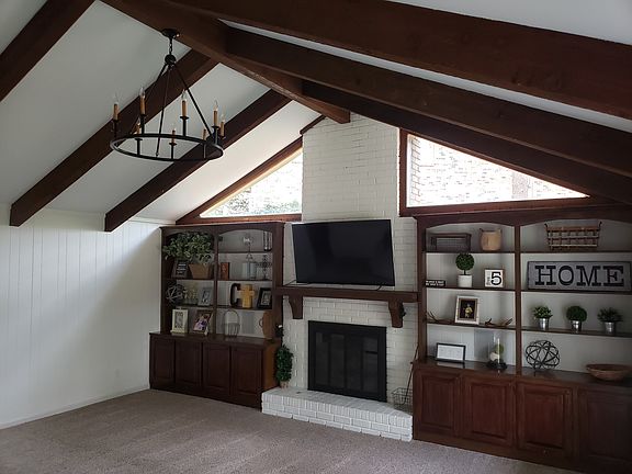 Large Family Room 20x20