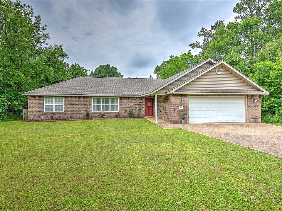 1st image of 22 Crosshill Dr