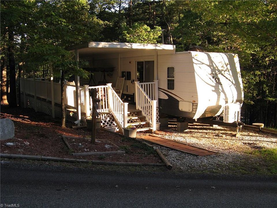 1st image of 122 Dogwood Cir