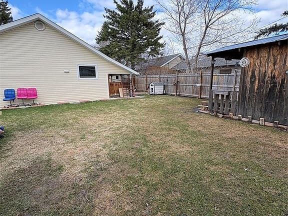 5th image of 209 2nd AVENUE E
