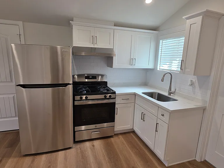 15406 Grevillea Ave — Photo 3