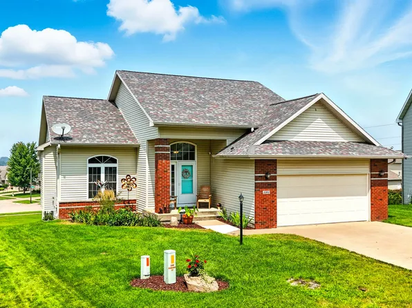 3303 Mackinac Ct, Muscatine, IA 52761