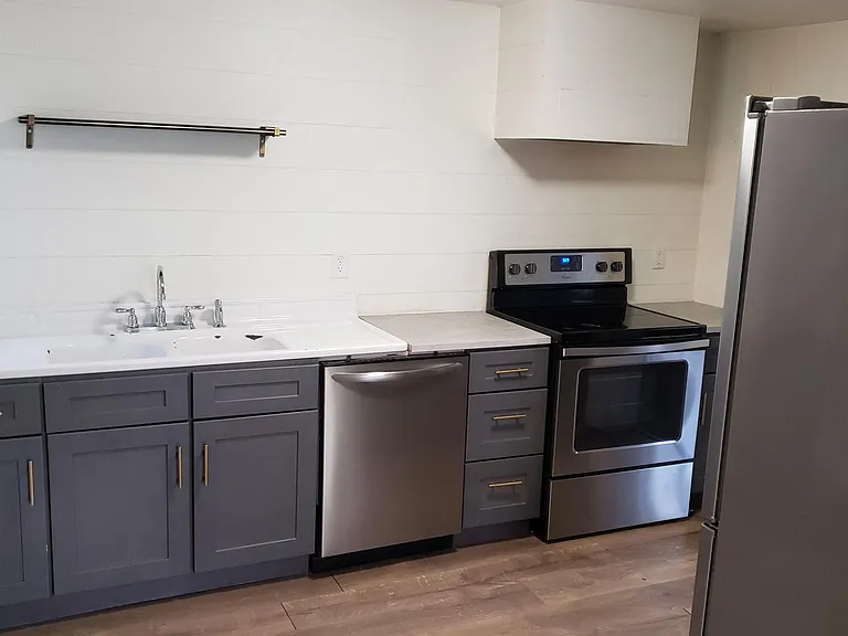 807 River Ave — Photo 1