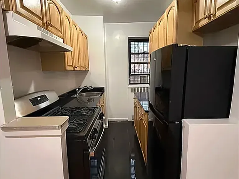 315 E 56th St #5B — Photo 3