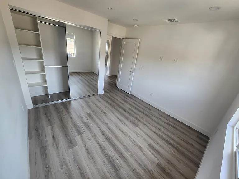 10146 Fernglen Ave #B — Photo 7