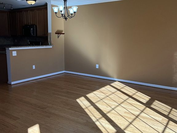 4th image of 22942 Newcut Rd #2301