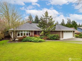 21537 Elm Dr, Brier, WA 98036