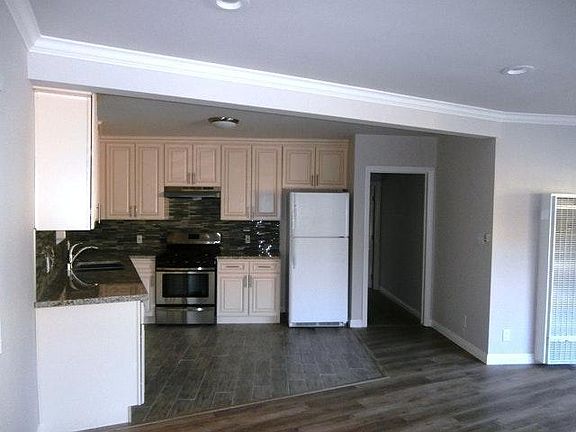 4th image of 353 W Alameda Ave APT A