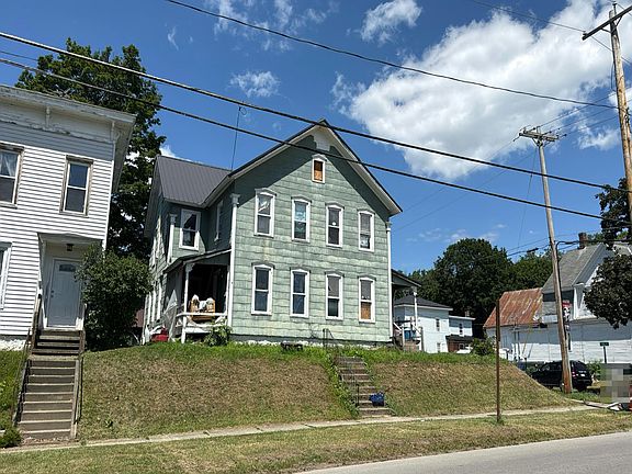 3rd image of 35 Elm St S