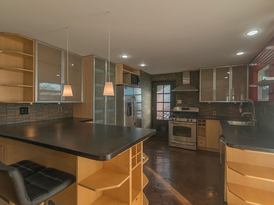 1st image of 6105 23rd Ave S #A