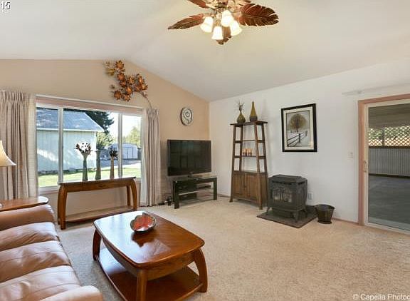 5th image of 15577 SE Thorville Ave
