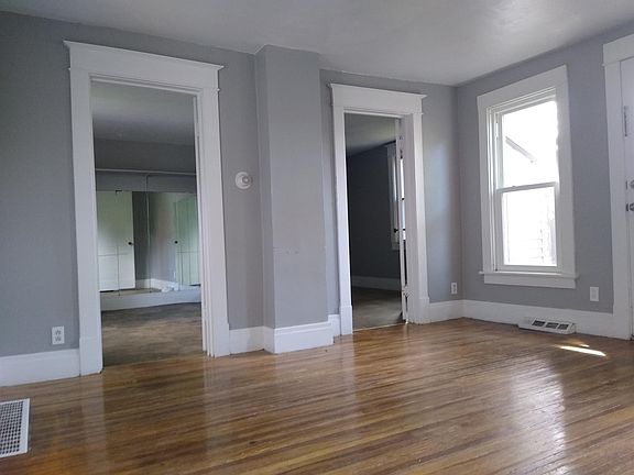 4th image of 61 Bird Ave #2