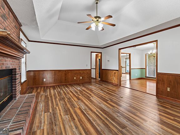 4th image of 143 Hudson Way