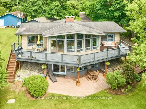 156 Acton Rd, Uxbridge, ON L0C 1H0