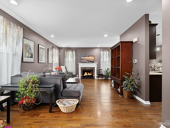 4th image of 64 Oak Creek Ct