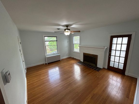 3rd image of 1611 Claremont Ave Floor 2