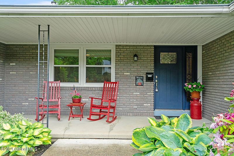 4th image of 2178 Appletree Lane